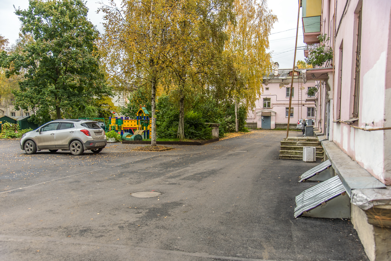 "Комфортная городская среда", двор по адресу ул.Правды, 1а. Фото: Николай Смрнов