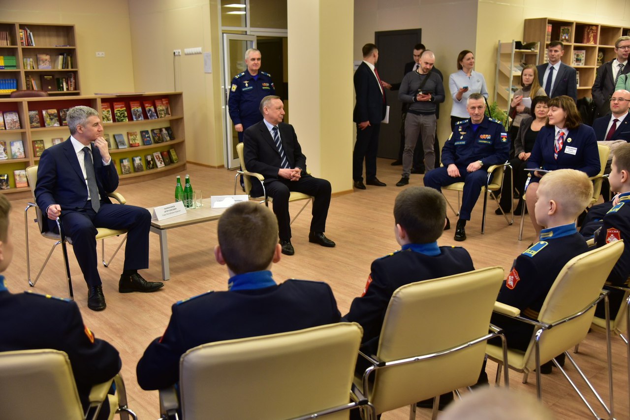 Артур Парфенчиков и Александр Беглов на встрече с кадетами ППКУ. Фото: "Республика"/Николай Смирнов