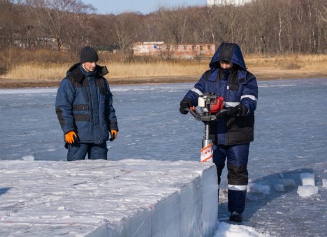 В Приморье создают новую технологию строительства ледовых островов