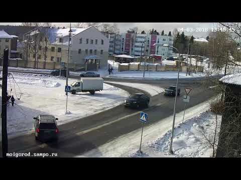 Сбивший девочку водитель довез ребенка до торгового центра