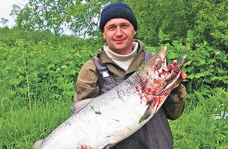 Дальневосточников на крючке крепко держит рыбалка