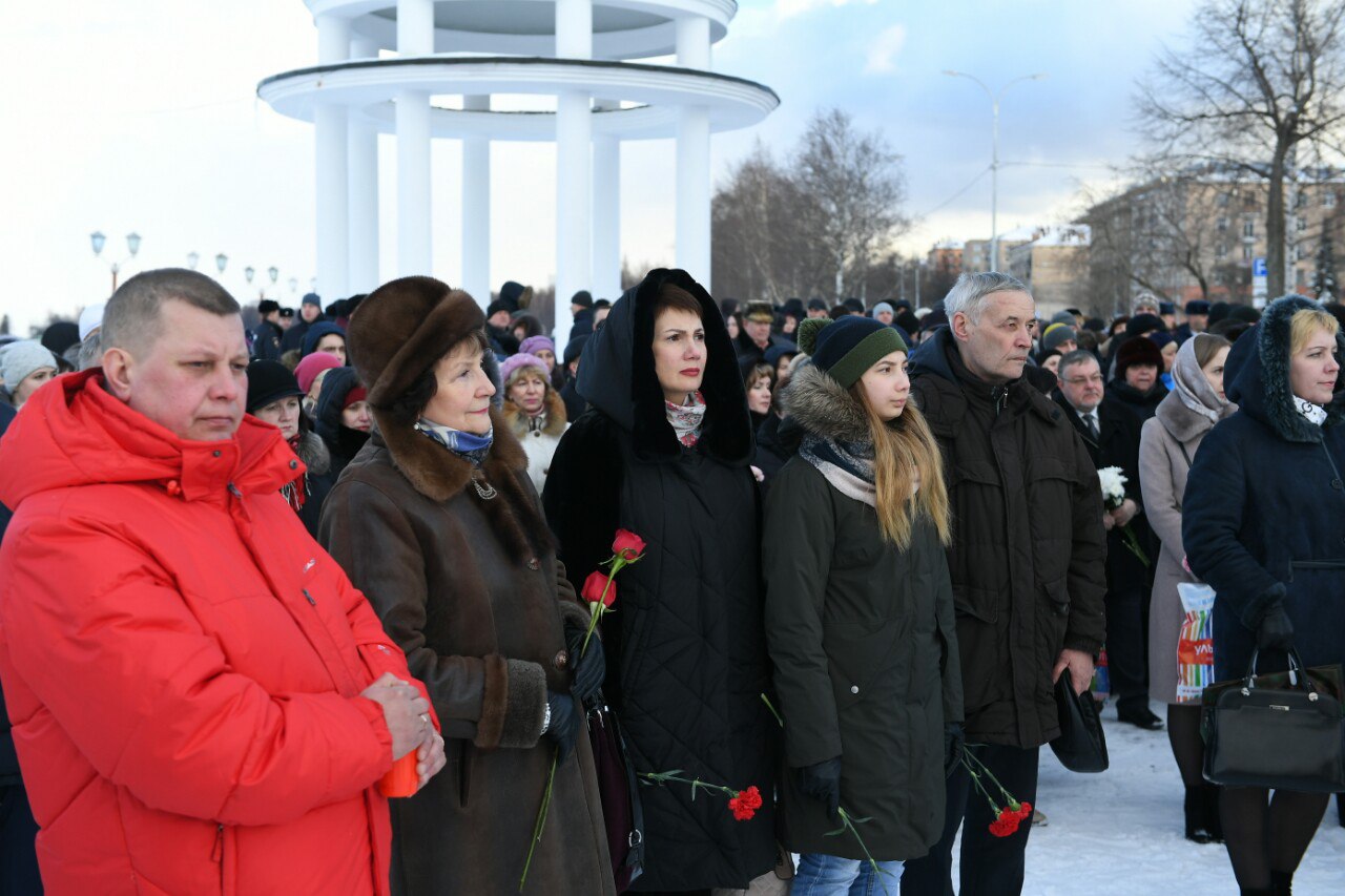 Свеча памяти по погибшим в Кемерово