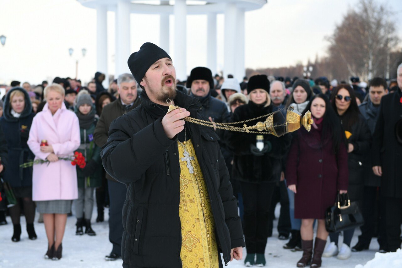 Свеча памяти по погибшим в Кемерово