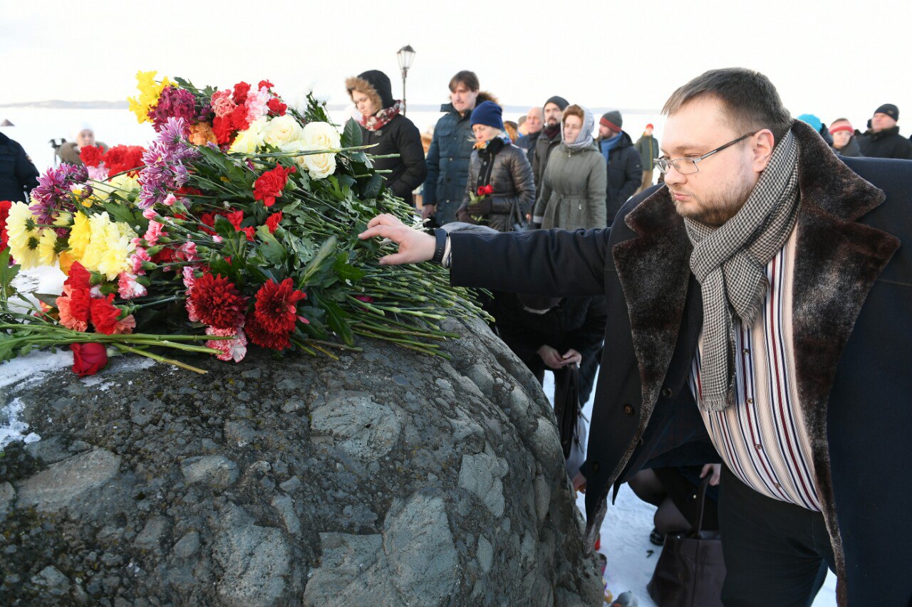 Свеча памяти по погибшим в Кемерово