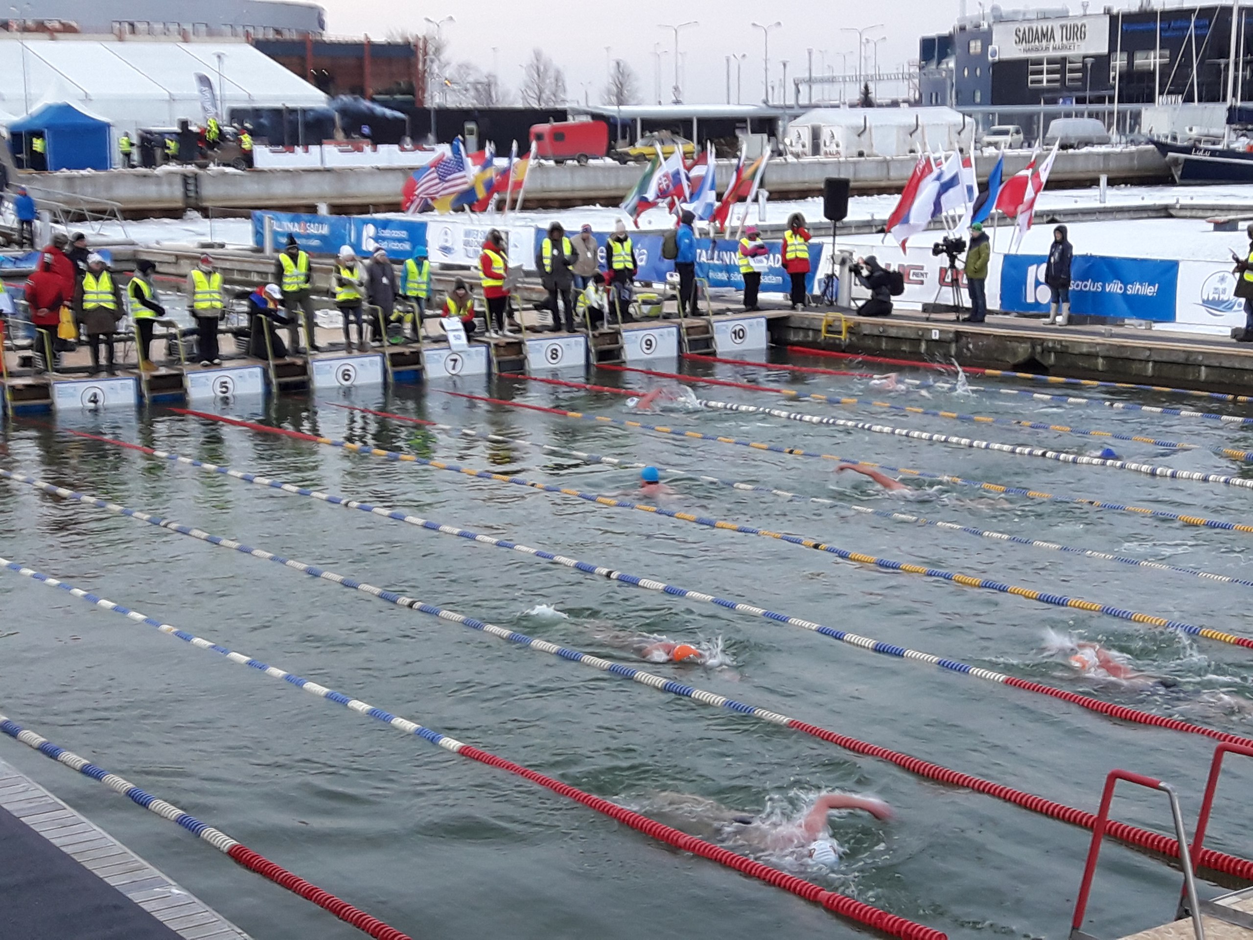 Таллин. Температура воды +0,9 градуса. Фото из личного архива Анны Лопаткиной