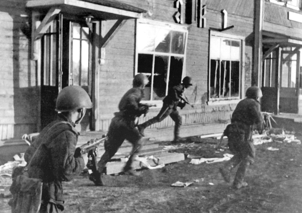 Советские войска ведут бои за Олонец в июне 1944 г. Фото: topwar.ru