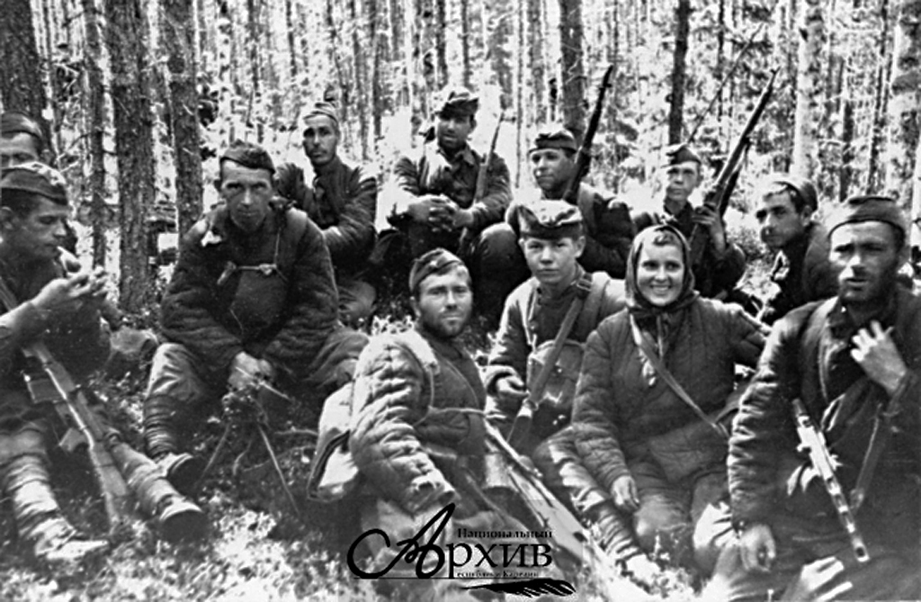 Бойцы партизанского отряда «Вперед» после выполнения боевого задания
