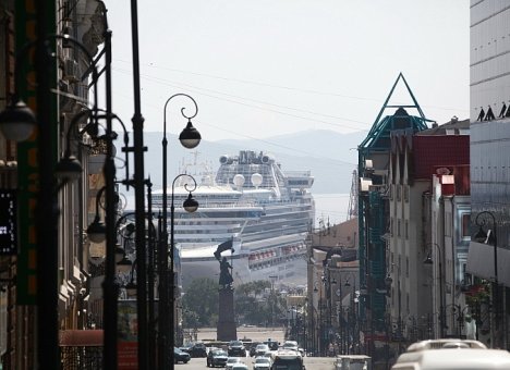 Владивосток готовится принять самое большое круизное судно в мире 