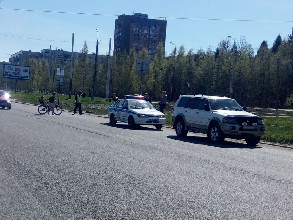 ДТП с пешехдом на Лесном проспекте. Фото: прессс-служба ГИБДД Карелии.