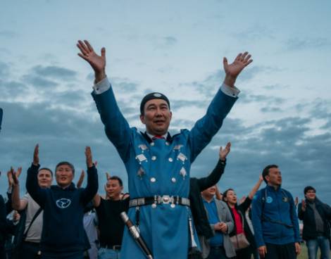 В Якутии более 9 тысяч человек приняли участие в обряде встречи солнца