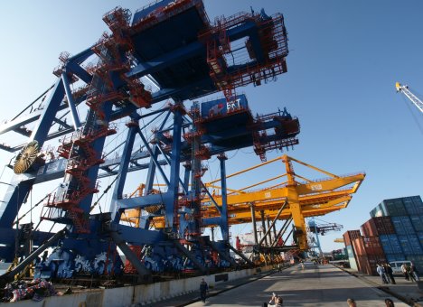 Санкции ударили по порту Владивосток