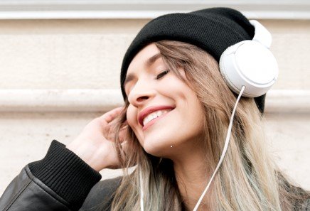 Развитие сети LTE в Приморье позволяет слушать музыку в любое время и в любом месте