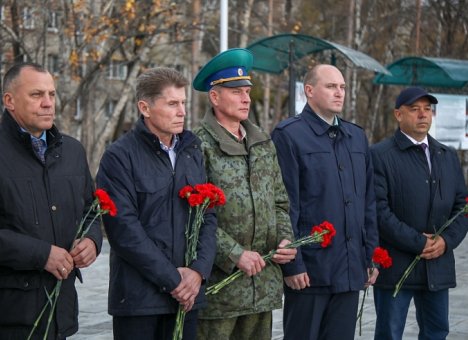 Врио губернатора Приморья Олег Кожемяко принял участие в открытии памятника