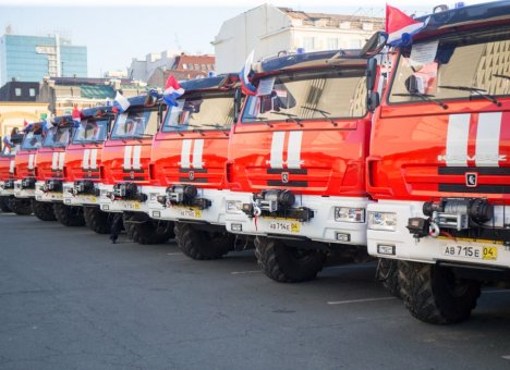 10 новых пожарных машин передали для работы в северных районах Приморья