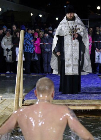 Экс-мэр Владивостока поздравил горожан с Крещением Господним