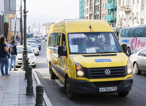 Во Владивостоке автобусы активно оснащают терминалами и валидаторами