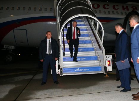 Путин уже во Владивостоке