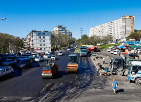 Ремонт дорог во Владивостоке ведется круглосуточно