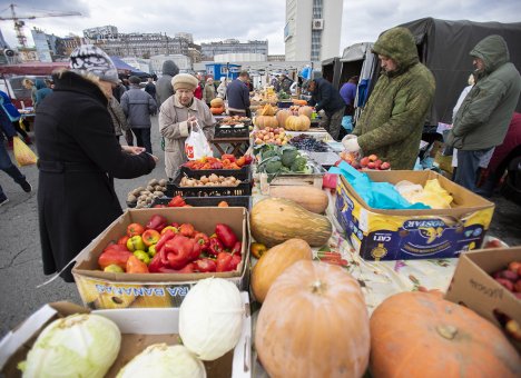 Во Владивостоке на центральной площади развернулась общегородская ярмарка