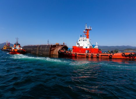 В Приморье завезли блоки атомных подлодок для утилизации