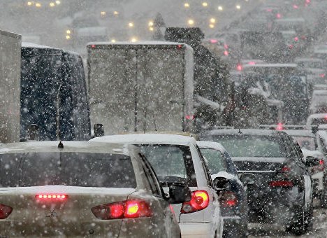 Зима в регион пришла неожиданно – водители встали в традиционных пробках