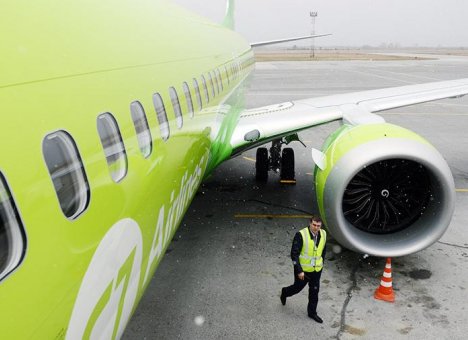 Самолет вернулся в Новосибирск после срабатывания датчика о технической неисправности