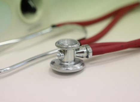 Более 3 тысяч медиков Приморья получили выплаты за борьбу с коронавирусом