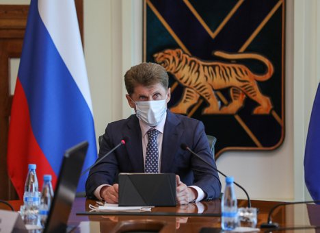 Губернатор Приморья потребовал у мэра Владивостока наказать чиновников