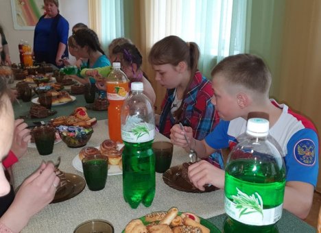 Slavda group организовала сладкий стол для воспитанников детского дома