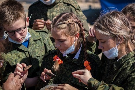 НЗМУ организовал урок археологии на свежем воздухе