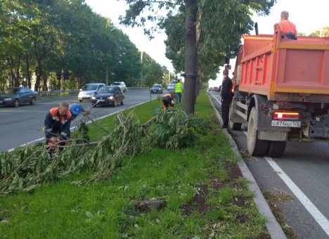 Во Владивостоке продолжается ликвидация последствий непогоды