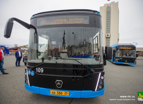 Два электробуса вышли на линию во Владивостоке