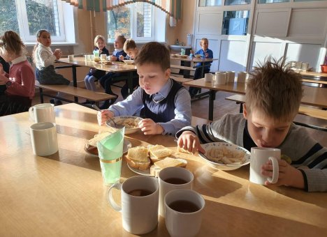 Дорого, вкусно и полезно: депутат Руслан Галицкий предложил вернуть комбинат питания для школ Приморья
